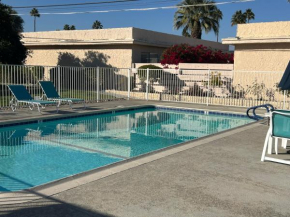 Movie Star 2bed 2bath Walk close Palm Springs